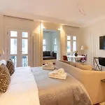 Апартаменты Stylish Modern In The Heart Of Karakoey Стамбул
