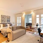 Апартаменты Stylish Modern In The Heart Of Karakoey