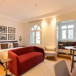 Stylish Modern In The Heart Of Karakoey Апартаменты Стамбул