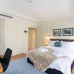 Stylish Modern In The Heart Of Karakoey Апартаменты