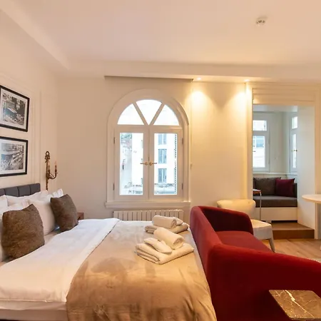 Stylish Modern In The Heart Of Karakoey Стамбул