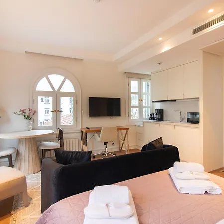 Stylish Modern In The Heart Of Karakoey *