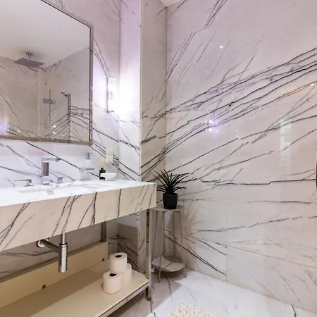 Lejlighed Stylish Modern In The Heart Of Karakoey Istanbul